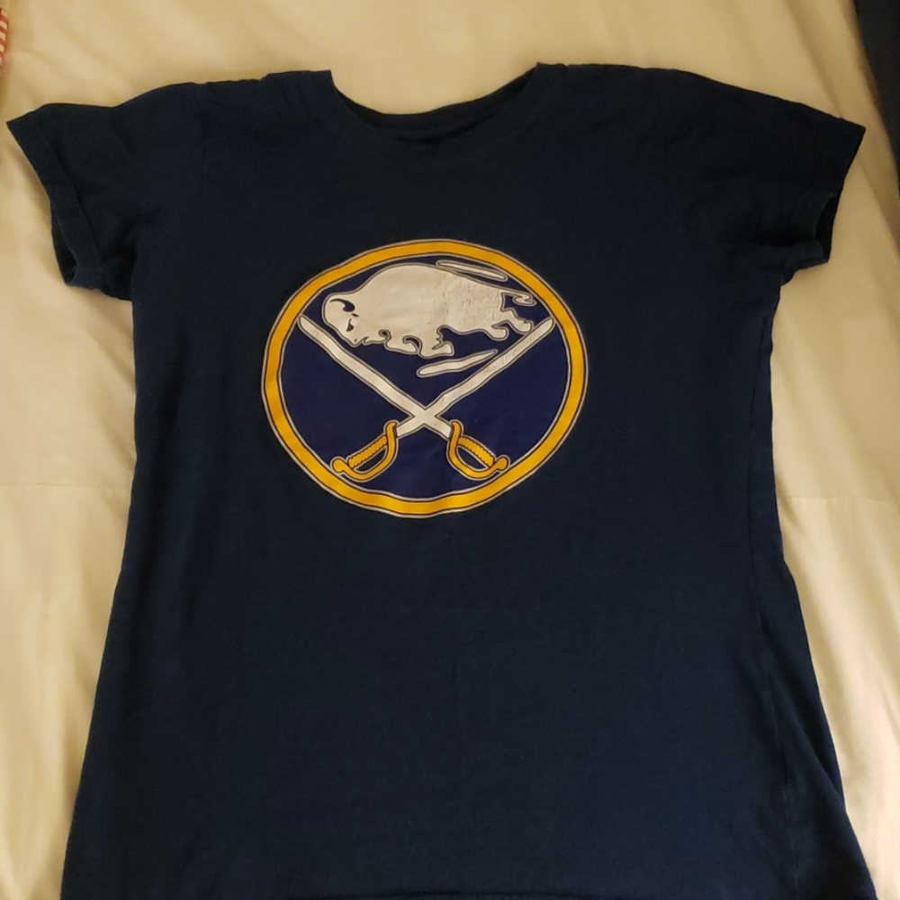 Buffalo Sabres tee - women's size S